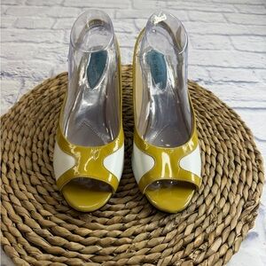 Fitzwell Yellow & White Patent Leather Open-Toe, Sling Back Heels. Size 8.